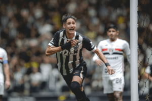Atlético-MG vence São Paulo e tira rival da liderança do Brasileirão