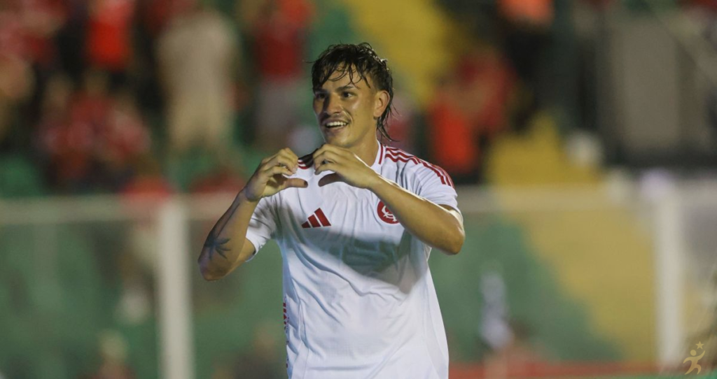 Bernabei brilha, e Internacional vira contra Athletic na Copa do Brasil