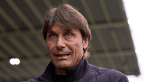 Presidente do Napoli alerta Conte: 'Mataria seu projeto' se for à Itália