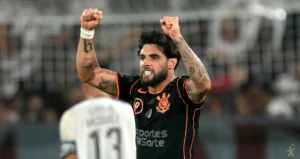 Corinthians vence Platense na Libertadores, mas Diniz tem trabalho pela frente