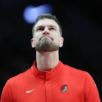 Spurs avançam nos playoffs; Tiago Splitter cai com Portland