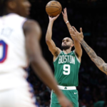 Derrick White vence prêmio de espírito esportivo da NBA