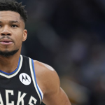 NBA investiga divergência entre Giannis e Bucks sobre lesão