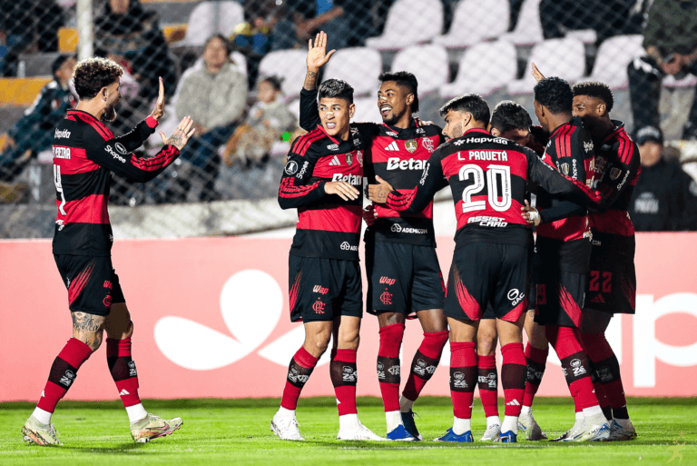 Flamengo vence no Peru com estratégia para driblar altitude de Cusco