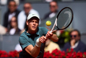 Sinner vence 20ª seguida e iguala melhor campanha em Madri