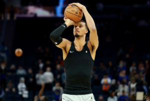 Wembanyama ausente dos Spurs para gerir lesão no tornozelo