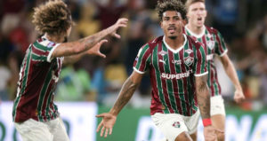 John Kennedy anima torcida com possível chegada de Hulk ao Fluminense