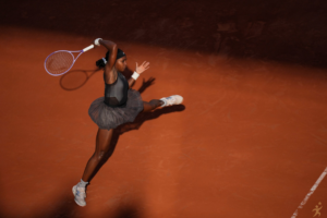 Coco Gauff e Aryna Sabalenka jogam neste sábado em Roland Garros