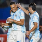 Grêmio domina Riestra fora e assume liderança na Sul-Americana
