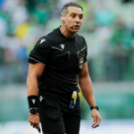 Expulsão polêmica de Allan revolta torcedores do Palmeiras