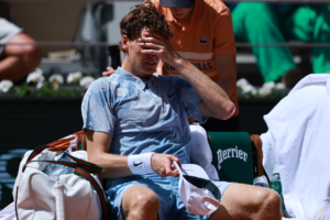 Sinner Surrenders Lead, Falls to Cerundolo in Roland Garros Upset