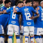 Cruzeiro decide comprar Luis Sinisterra apesar de lesões e críticas