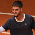 Dino Prizmic atropela Zheng e avança em Roland Garros