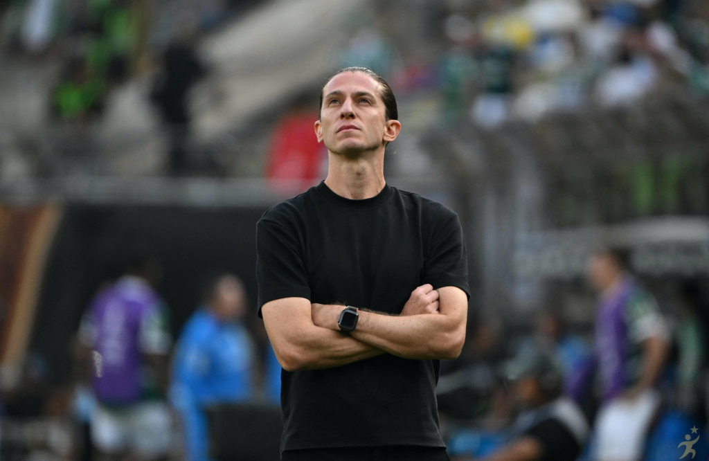 Filipe Luís é o novo técnico do Monaco e assina até 2028