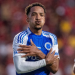 Matheus Pereira brilha e torcida do Cruzeiro provoca Neymar