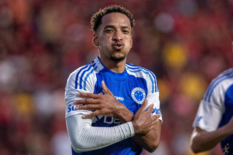 Matheus Pereira brilha e torcida do Cruzeiro provoca Neymar