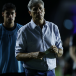 Vasco perde para Bragantino e torcida revolta com Renato Gaúcho