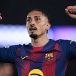 Raphinha: clube árabe oferece 90 milhões, mas atacante quer ficar no Barcelona