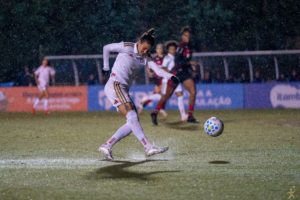 Internacional é superado pelo Flamengo por 1 a 0 no feminino