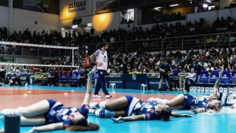 Alexandre Ferreira é auxiliar técnico no México