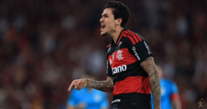 Flamengo vira sobre Santos e se recupera no Brasileirão
