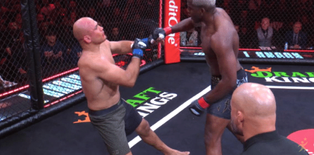 Cigano sofre nocaute brutal em evento da Netflix contra cubano