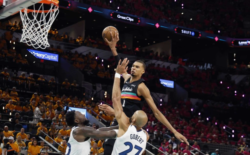 Wolves superam Spurs mesmo com recorde de Wembanyama