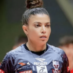 Líbero multicampeã Leia anuncia aposentadoria do vôlei
