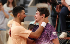 João Fonseca vence Djokovic e justifica hype em Paris