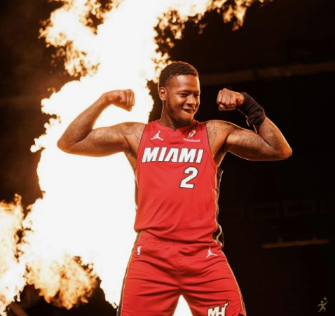 Jogador da NBA Terry Rozier é acusado de suborno em esquema de apostas
