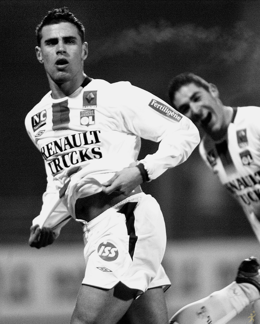 Ex-meia do Lyon morre aos 43 anos após mal súbito