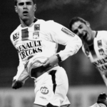 Ex-meia do Lyon morre aos 43 anos após mal súbito