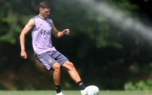 Botafogo: Anthony trata pubalgia e estreia segue sem previsão