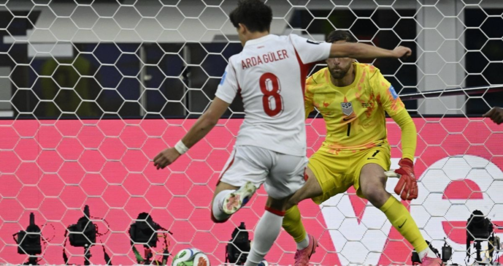 Turquia derrota EUA por 3 a 2 e se despede da Copa 2026