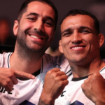 Charles Oliveira pode buscar feito inédito com dois cinturões no UFC