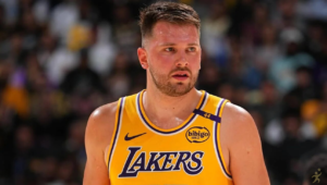 Luka Dončić planeja franquia da NBA em Roma ao lado de Donnie Nelson