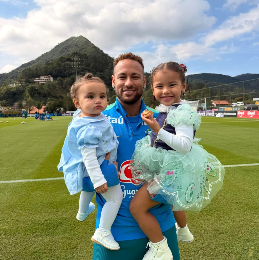 Neymar e Bruna Biancardi anunciam terceira filha juntos