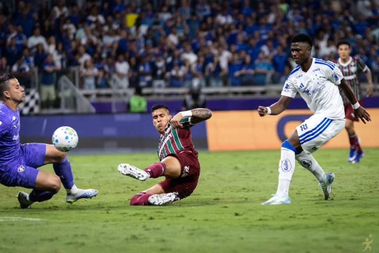 Millán se destaca na defesa e ganha chance no Fluminense