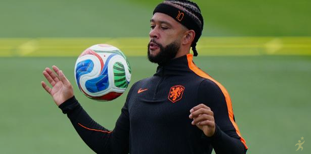Memphis no banco: escalações de Holanda e Japão na Copa