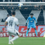 Hugo Souza completa dois anos no Corinthians e consolida papel de destaque no time