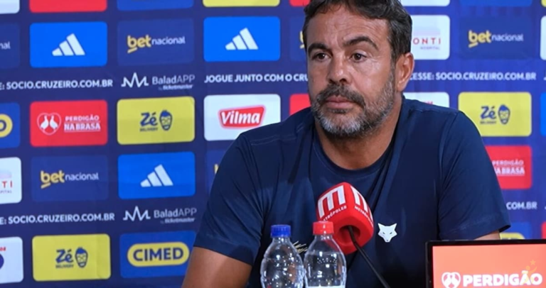 Artur Jorge fala sobre mercado do Cruzeiro: 'Não estamos de torneira aberta'