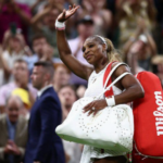 Serena Williams desiste das duplas em Wimbledon após lesão