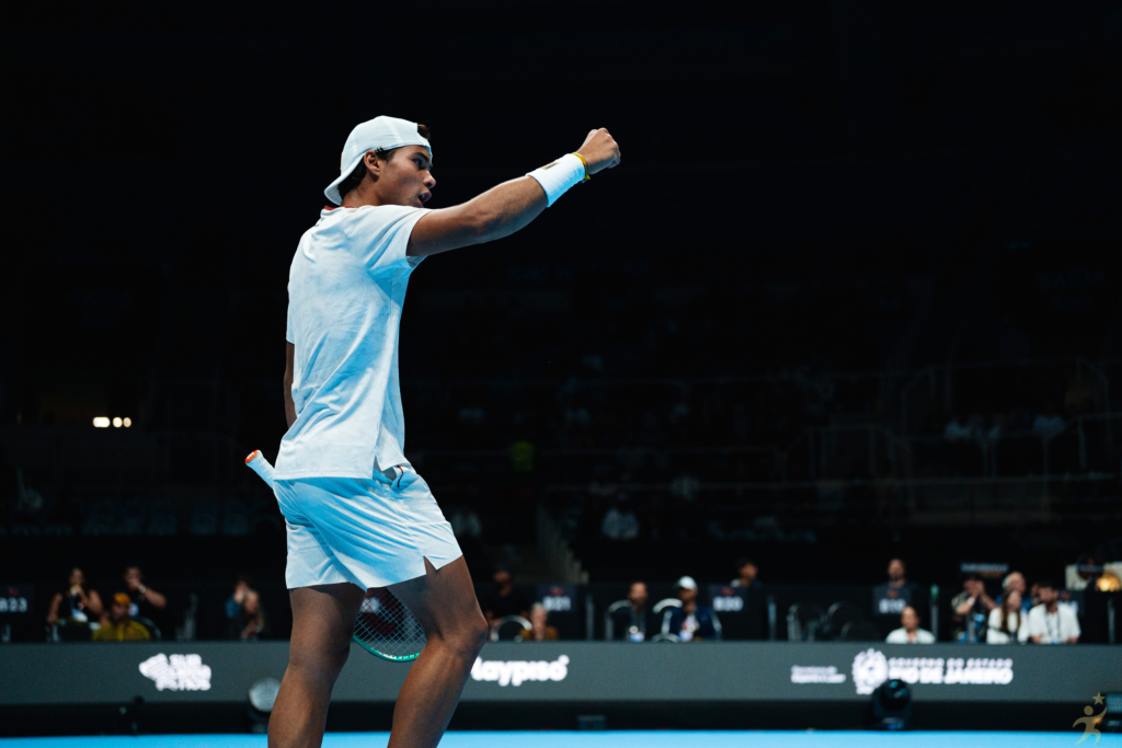 Guto Miguel é vice-campeão do UTS Rio após final contra Nakashima
