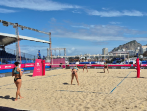 Vôlei de praia é retomado sem público no Rio após ventania