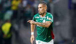 Paulinho Comenta Recuperação e Retorno ao Palmeiras