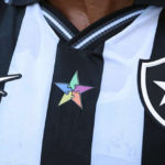 Botafogo: Alex Telles rebate críticas, Zenit quer Danilo e joia renova