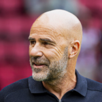 Bosz mantém Geertruida no banco para duelo com Utrecht
