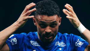 Cruzeiro: Wanderson marca e decide após semanas difíceis