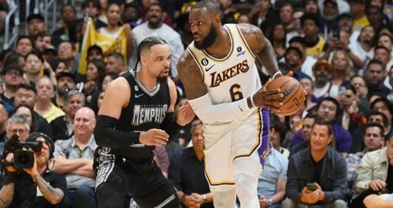 LeBron enfrenta Brooks no dia em que completa 42 anos