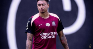 Lingard luta por vaga e tenta se firmar no Corinthians
